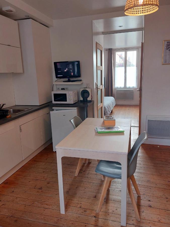 Les Belles Terrasses Dieppe ,3 Appartements , Le Vegetal De 1 A 8 Personnes , Le Tropical De 1 A 6 Personnes , Le Floral Avec Terrasse De 1 A 3 Personnes , Quartier Calme Au Stationnement Gratuit A Cote De L'Avenue Verte Bagian luar foto